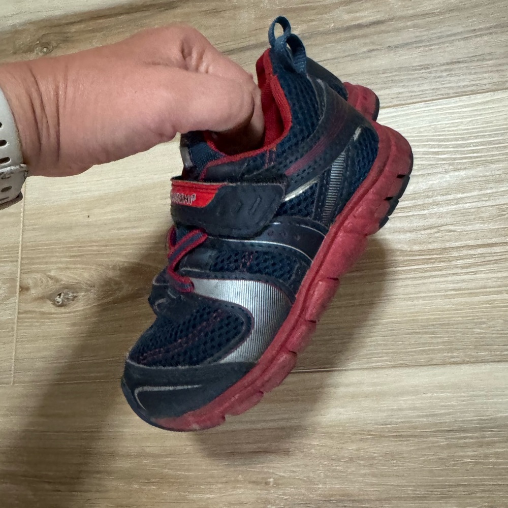 Tsukihoshi sneakers 8.5